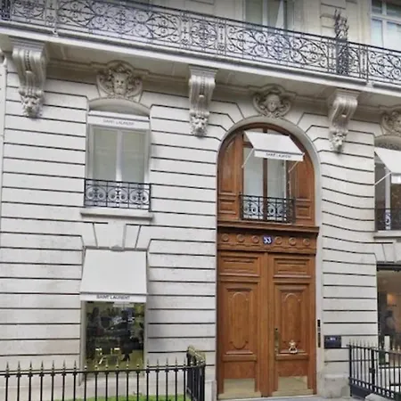 1br Montaigne Champs Elysee *